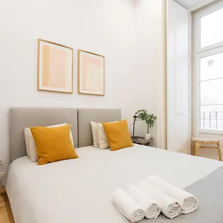 Modern In The Heart Of Chiado Lisboa